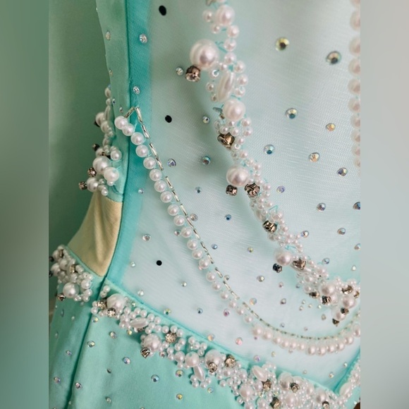 Size 6 Aqua Pastel Green Seafoam Slit fitted prom dress gown Unique Pearl work - Picture 5 of 5